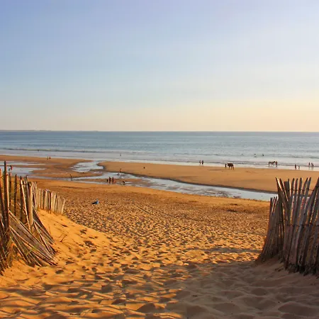 Aparthotel Azureva Vendee Ocean 3*