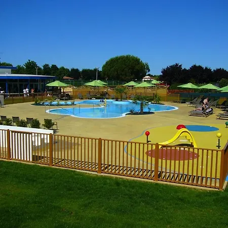 Aparthotel Azureva Vendee Ocean 2*